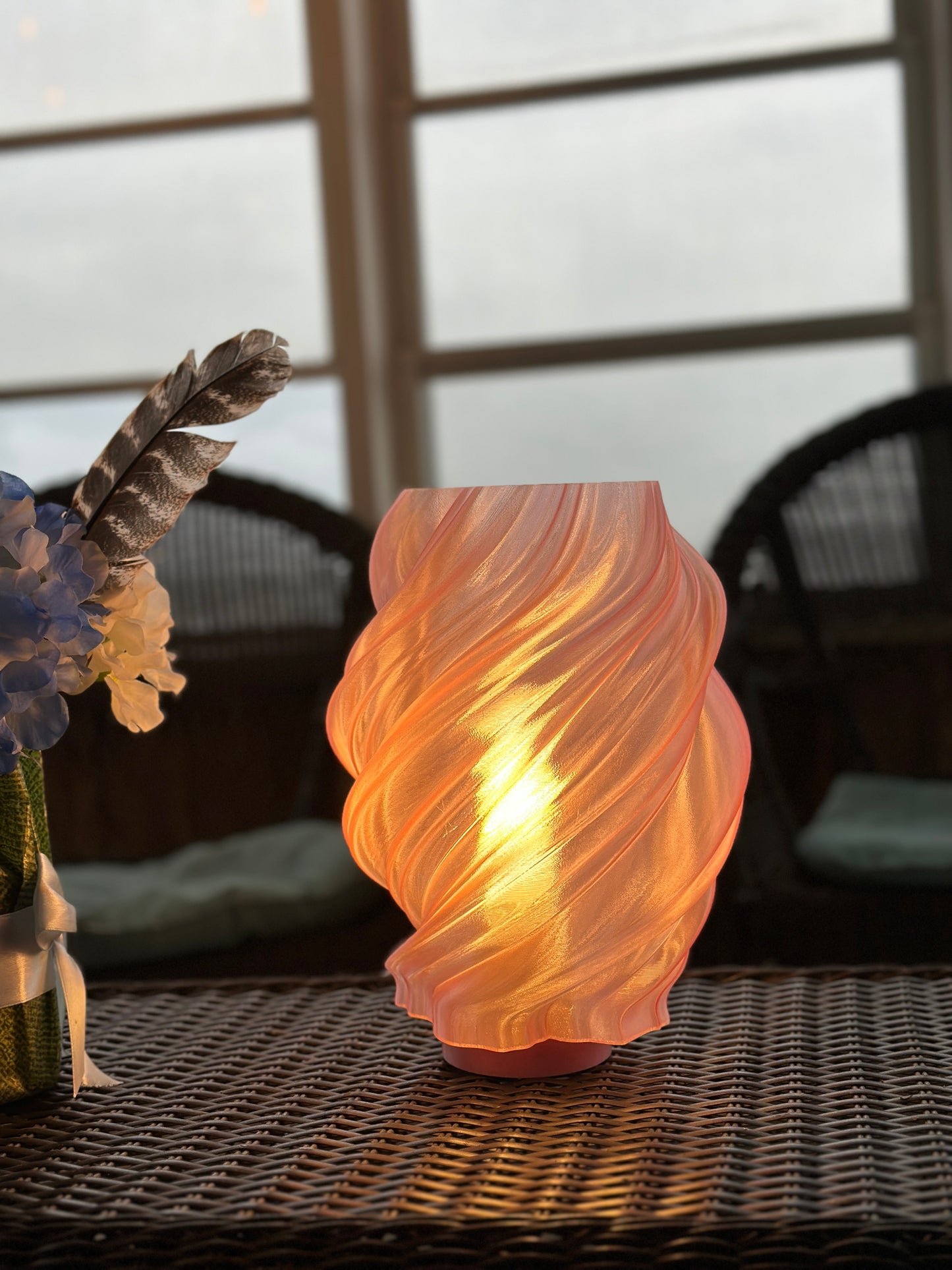 Hibiscus Swirl Lamp